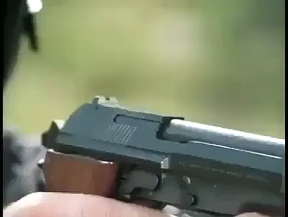 Watch some new italian technology Bretta M93R italian