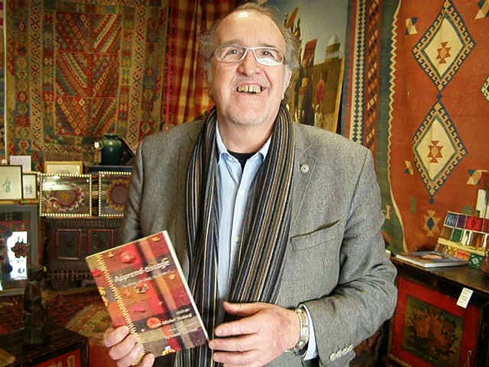 JEAN MICHEL TESTARD PRESENTE SON LIVRE .. TISSAGE  A NIMES