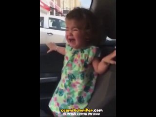 Kemence Sesi İle Ağlama Fonsksiyonu Kapanan Çocuk