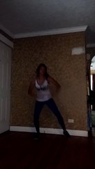 Chicken Dance(She Can Dance) Zumba w/Maria Angie