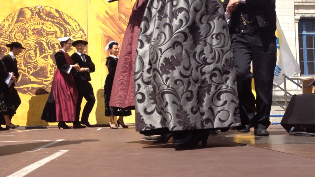 Fêtes d'Arvor: on y danse, on y danse