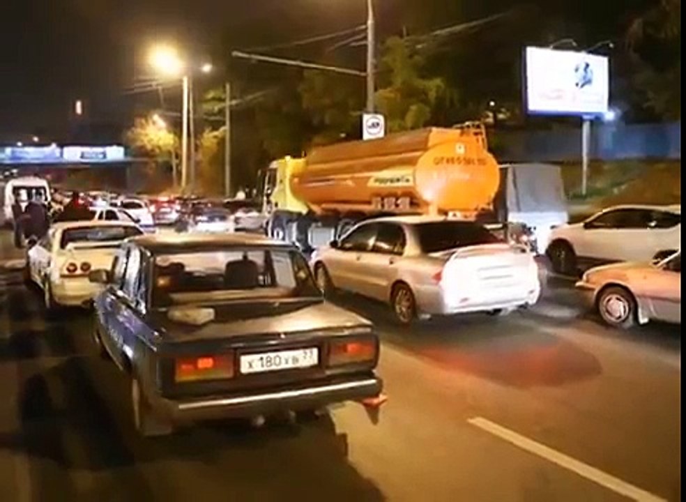 Эрик Давидыч на месте ДТП В Москве на аварии BMW и ДПС » Смотреть онлайн новинки фильмов и видео в хорошем качестве