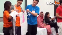 Malaysian youth pitch to Minister at Microsoft HQ