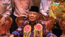 Bekas MB Kedah Azizan Razak meninggal dunia