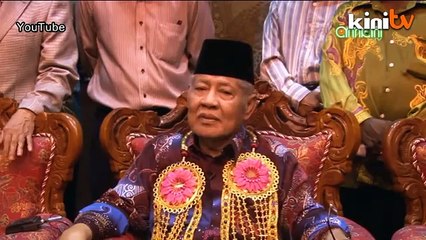 Video herunterladen: Bekas MB Kedah Azizan Razak meninggal dunia