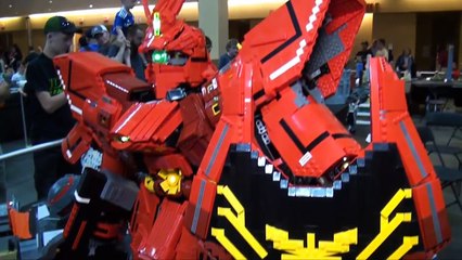 3-foot-tall LEGO Gundam MSN-04 Sazabi mech – Brickworld Chicago 2015