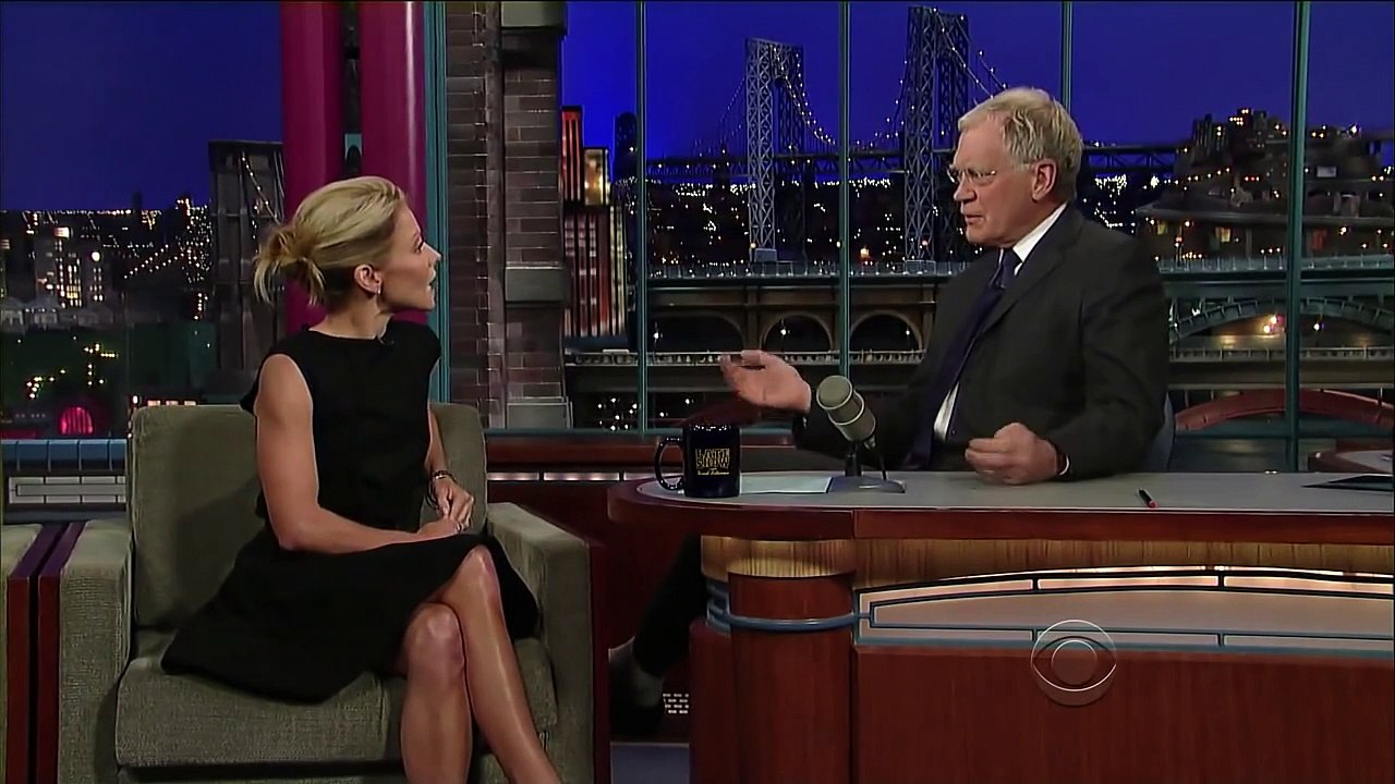Kelly Ripa on Letterman (11/12/10) - HD