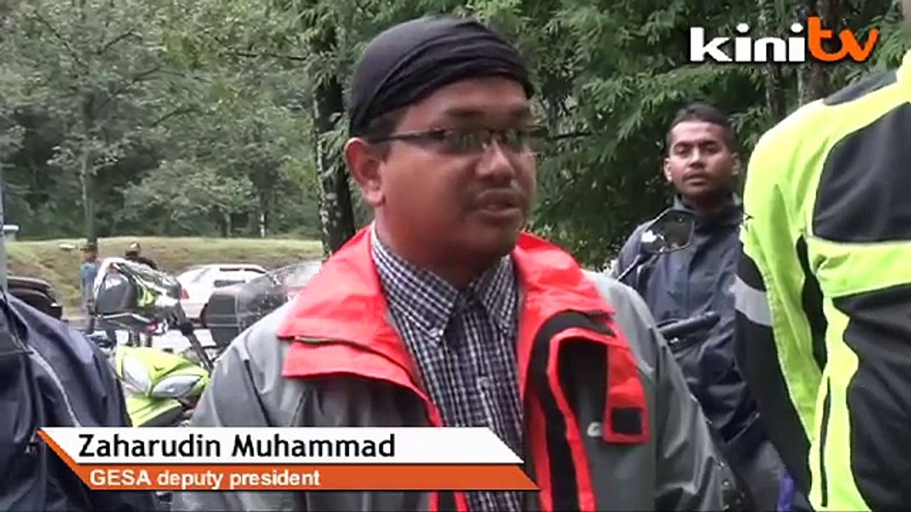 Bikers get pushy with fuel hike protest
