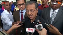 Pegawai k'jaan yang keluar IC, kata Mahathir