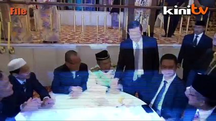 Скачать видео: Anwar calls for dialogue with BN