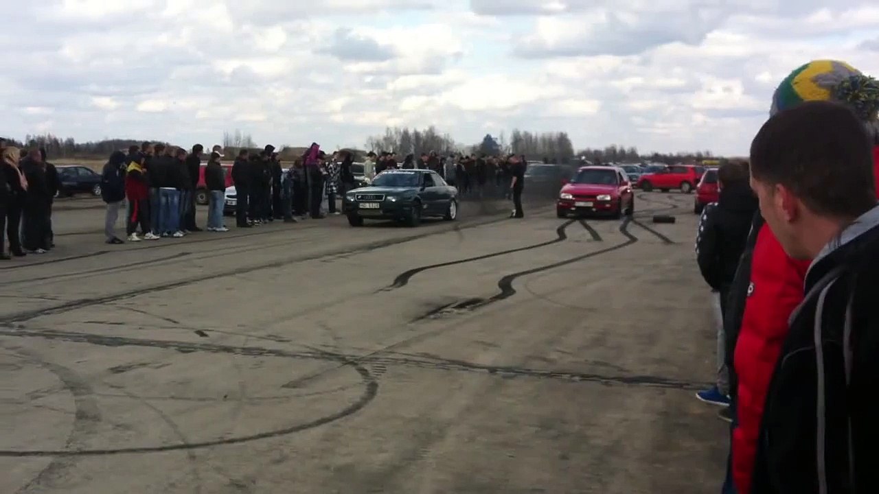 Audi 80 B4 1.9 TDI vs VW Golf 3 1.9 TDI (Drag Race 14.04.2012, Jēkabpils)