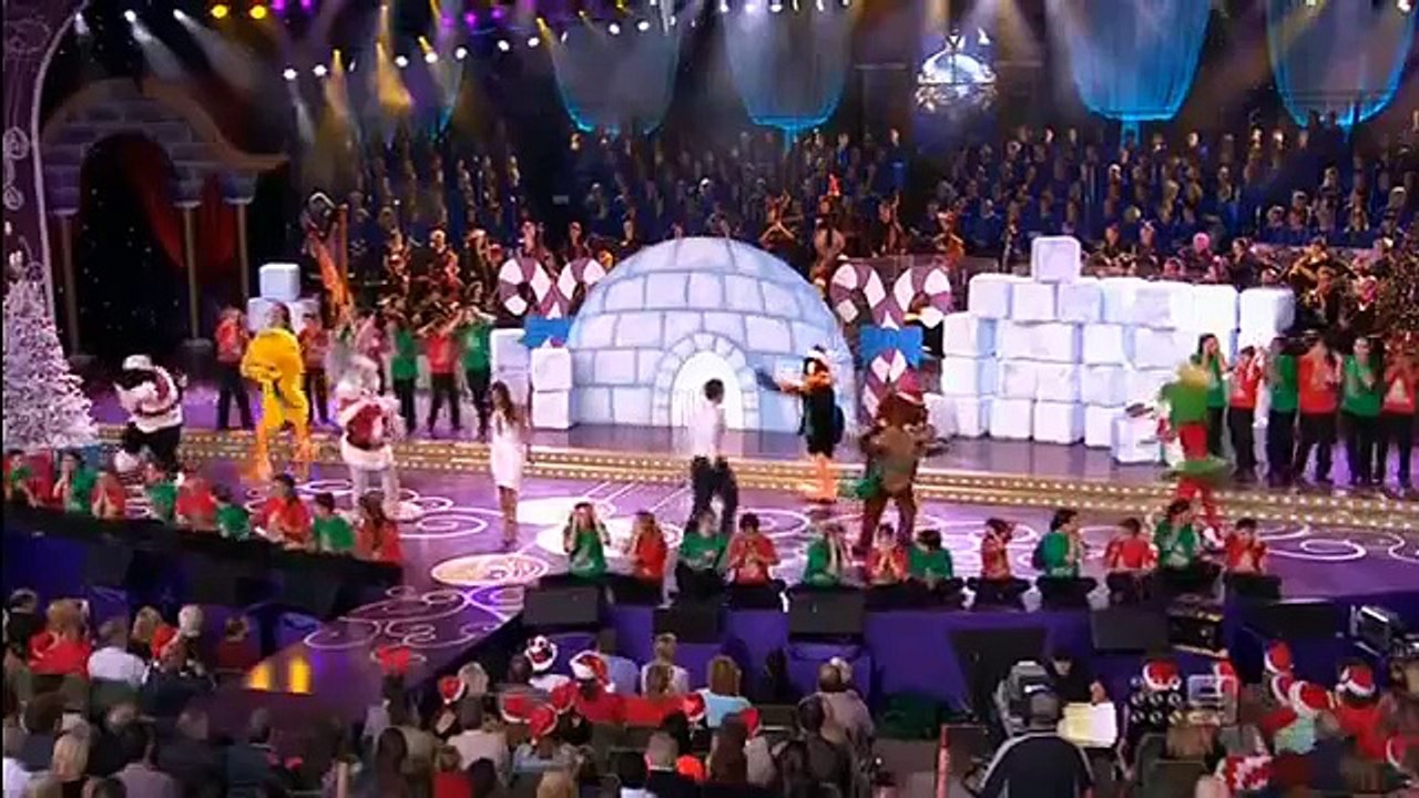 Looney Tunes featuring Santa Claus, Lauren & Andrew - Carols by Candlelight 2013