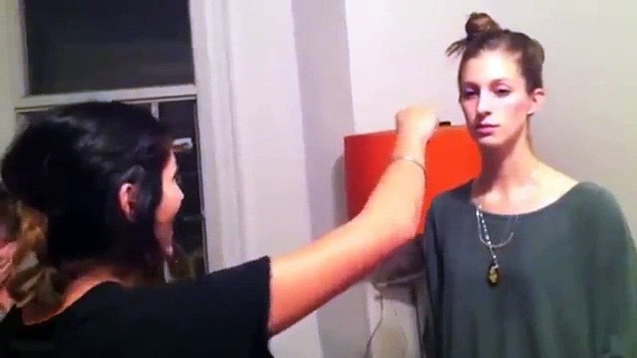 Girls Punch Themselves In The Face For Fun!