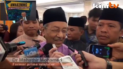 Video herunterladen: Dr M holds his tongue on Pak Lah for now