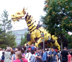 Un cheval-dragon à Nantes en 2015