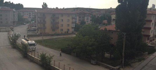 Kopan elektrik telleri vatandaşa zor anlar yaşattı