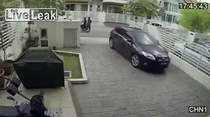 Snatching goes wrong in Malaysia