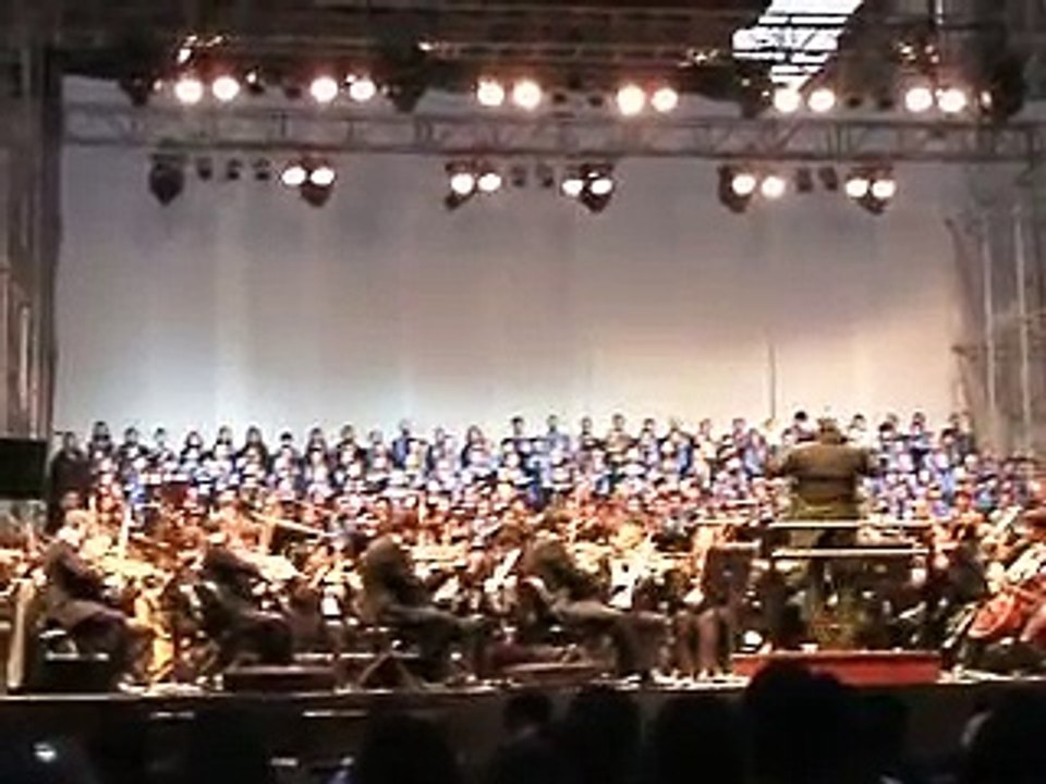 Extracto de la novena sinfonía de Bethoven (Himno de la Alegría) en Plaza de Armas