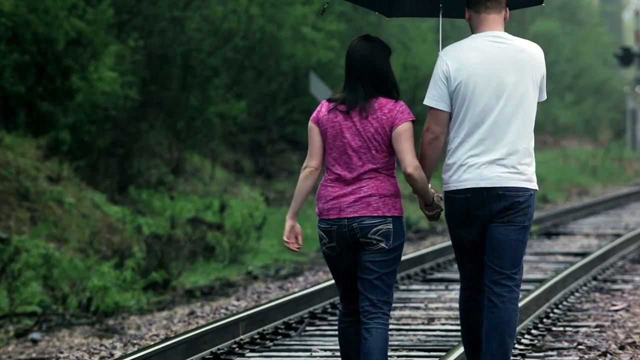 Lovers Kissing in Rain - Love Kiss