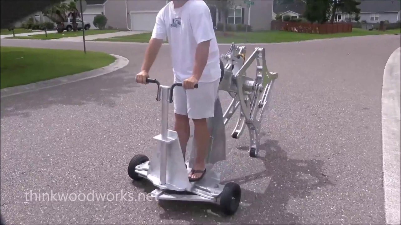 Impressive walking machine powered by a drill!