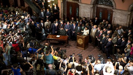 South Carolina votes against Confederate flag