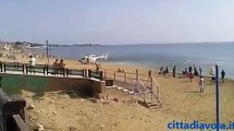 LIDO DI NOTO MUORE IN SPIAGGIA