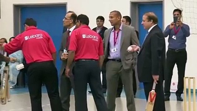 pm Nawaz Sharief Playing Cricket
