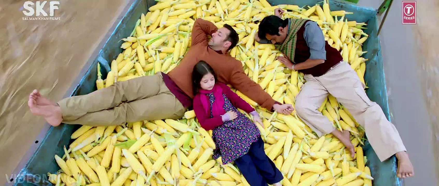 Zindagi Kuch Toh Bata (Reprise) VIDEO Song 2015  Salman Khan, Kareena Kapoor   Bajrangi Bhaijaan