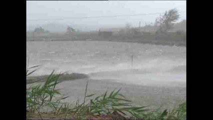 El tifón Linfa golpea el sur de China