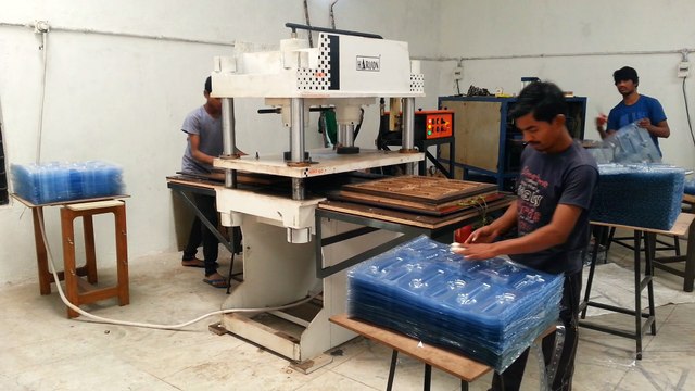 Four Pillar Hydraulic press Machine / C Type Hydraulic Press Machine