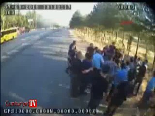 Korna çalan şoföre polislerden dayak