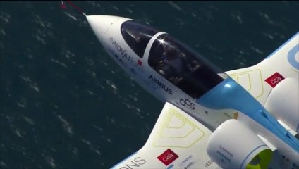 Un avion électrique traverse la Manche pour la première fois