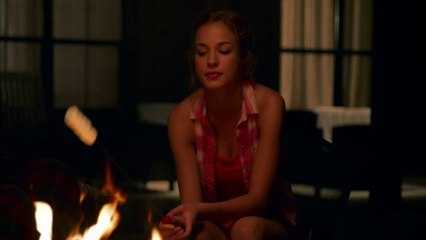 Pitch Perfect 2 / Extrait 2 "Cup Song autour du feu de camp" VF [Au cinéma le 22 juillet]