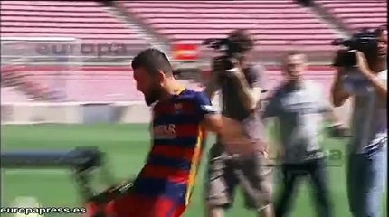 Arda Turan: Barcelona presentó a su fichaje estrella ante miles de hinchas