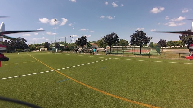 Test en vol du drone lanceur de feux d'artifices