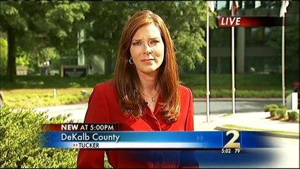 Cop Kicks Pregnant Woman in the Stomach