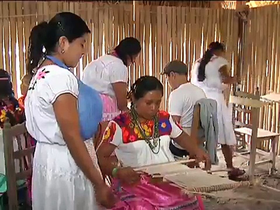Casa de algodón,  prendas que dan identidad a la mujer totonaca
