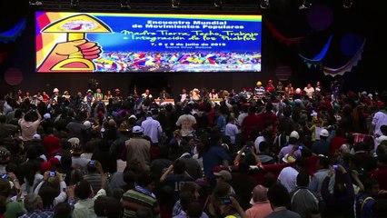 البابا فرنسيس يطالب بوقف "الإبادة" بحق المسيحيين في الشرق الاوسط