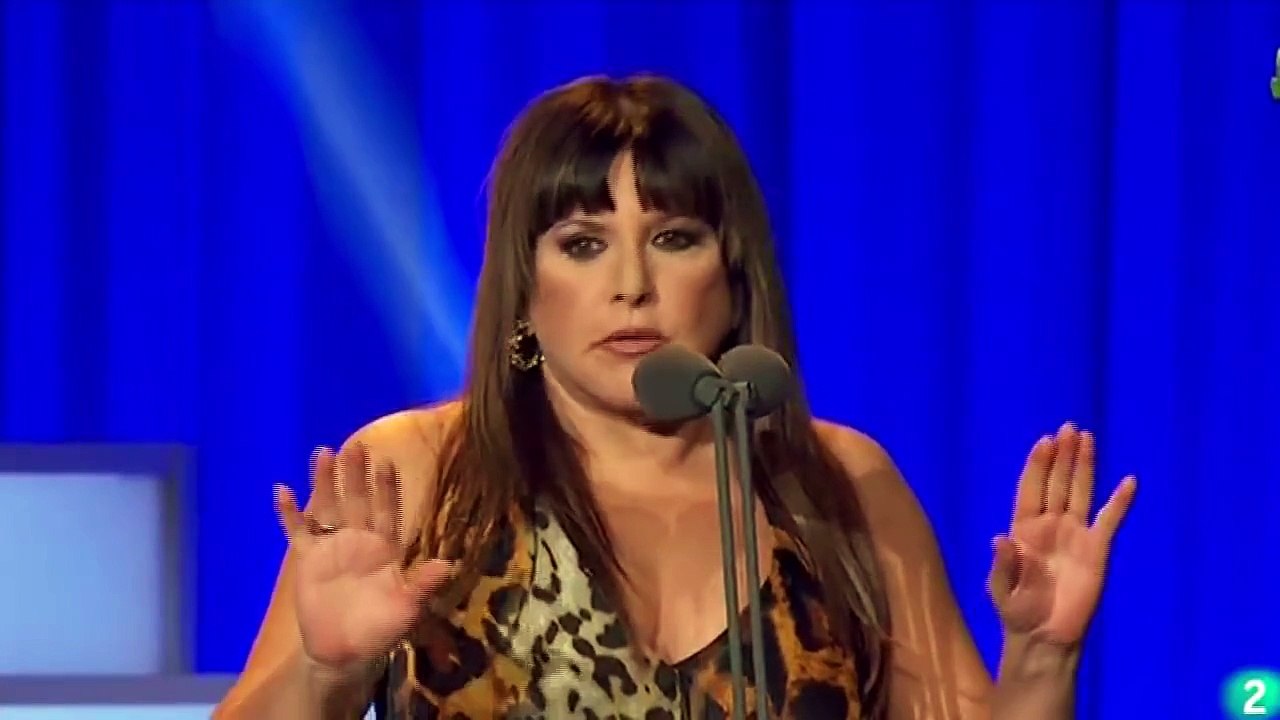 Loles León rompe una lanza por los políticos que suben el IVA