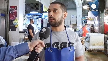 Yunanlar bankadan paralarını kurtarmak için beyaz eşya alıyor