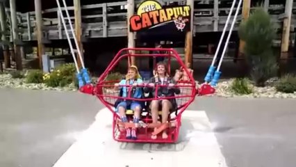 Ce genre de vidéo qui ne va pas vous donner envie de monter dans un slingshot