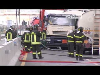 CAMION CONTRO CISTERNA, PERICOLO ESPLOSIONE