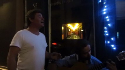 Concert de Patcho et Juba au vernissage des "BOÎTES MAGIQUES" de JOSE CUNEO à la galerie 3F à Montmartre