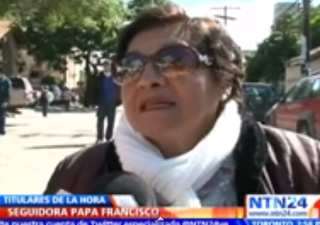 Oposición en Bolivia critica "cruz comunista" que Evo Morales le dio al Papa