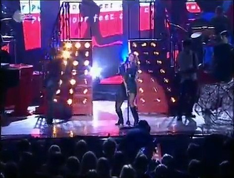 Shakira - Objection (World Music Awards 2002)