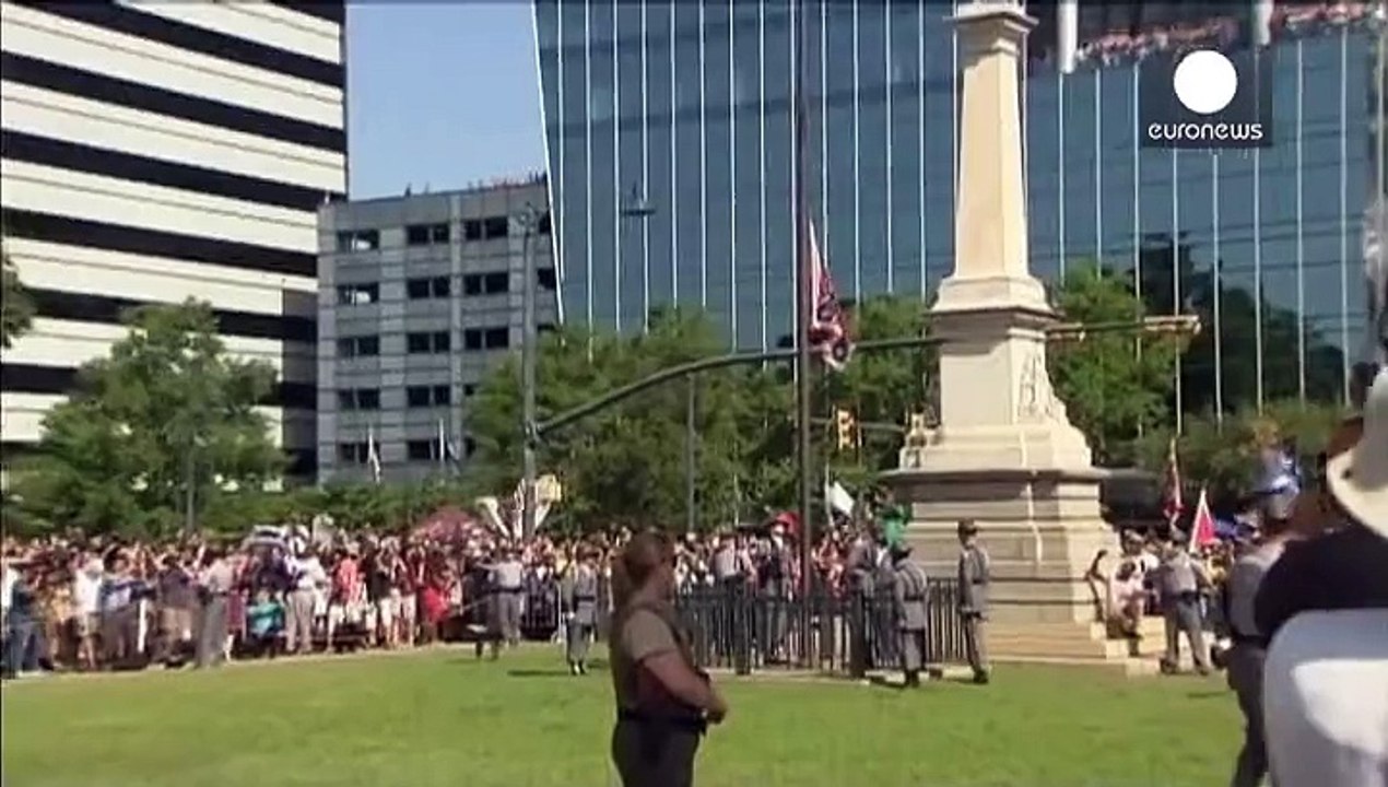 South Carolina holt Konföderierten-Flagge vor dem Kapitol ein