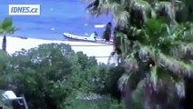 فيديو جديد يظهر سيف الدين الرزقي حاملا سلاحه على الشاطئ