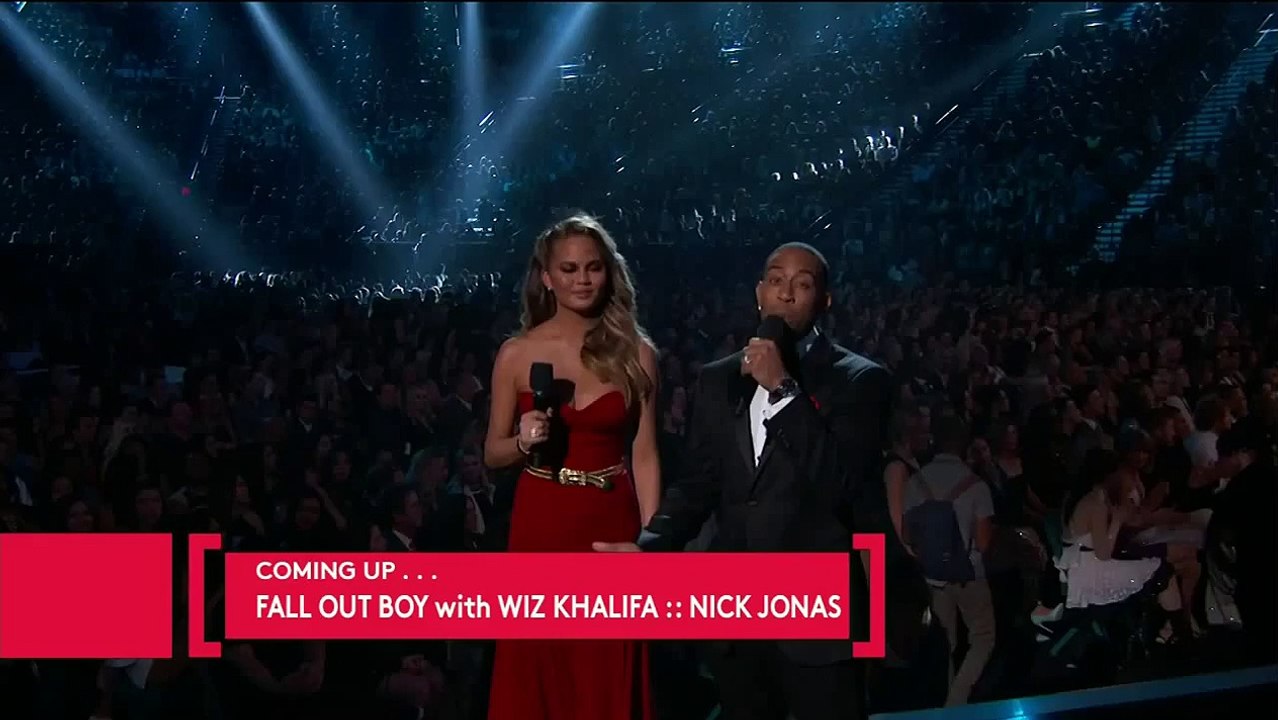 Nick Jonas intro 1   billboard music awards 2015