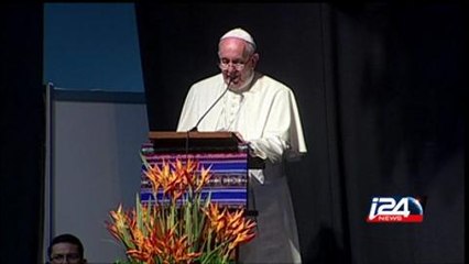 البابا فرنسيس الأول يطالب بوقف الإبادة بحق مسيحيي الشرق