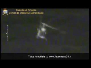 Download Video: Guardia di Finanza blocca migranti in mare e arresta scafista salentino, Tg 17 Aprile 2015